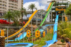 Escorregadores radicais no Thermas dos Laranjais - emoção para todas as idades