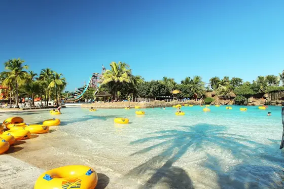 Thermas dos Laranjais - Parque aquático com piscinas termais e diversão para toda família